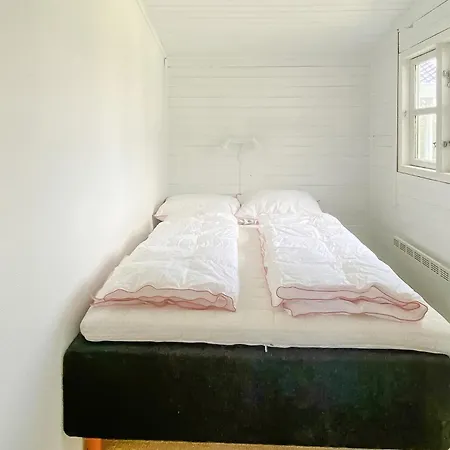 2 Bedroom Stunning In *