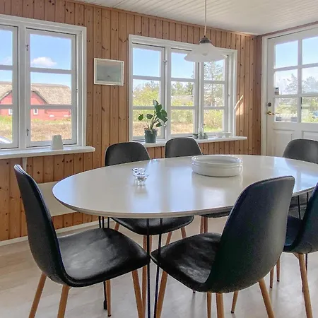 2 Bedroom Stunning In Holiday home Borkop
