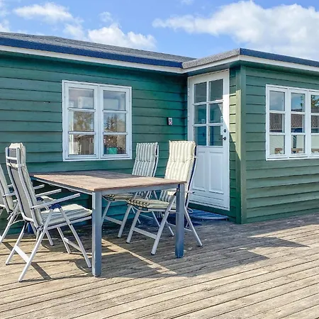 2 Bedroom Stunning In *